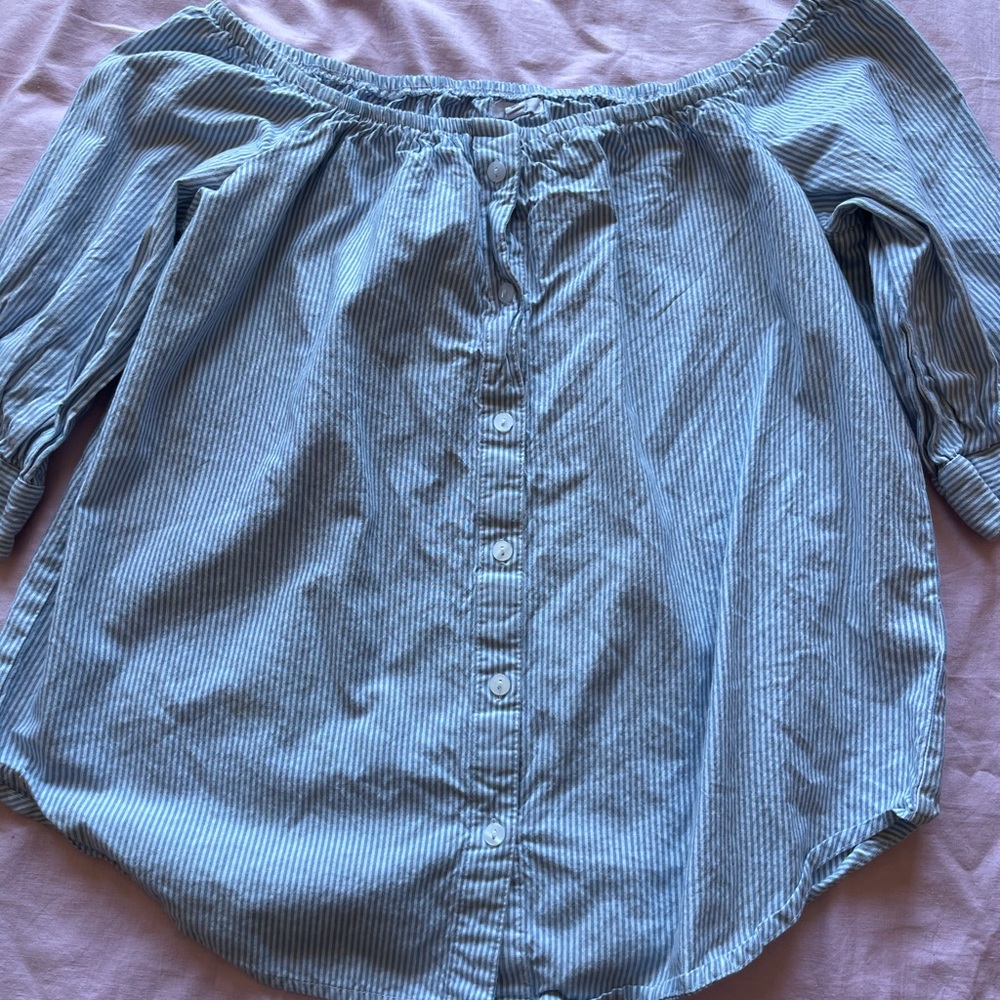 Off shoulder shirt